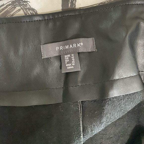 Waist Belted Leather Shorts, with pockets. Size: 42 - Picture 6 of 6